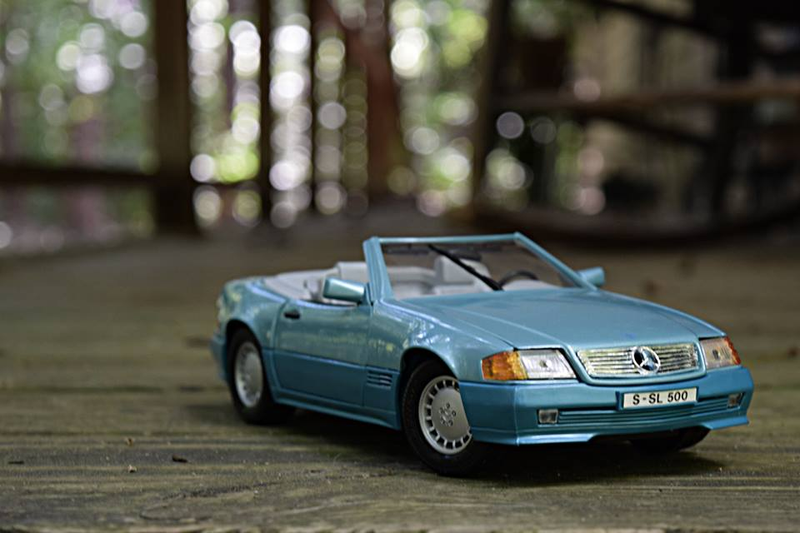 Illustration for article titled 1992 Mercedes-Benz SL500 by Maisto